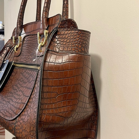 London Fog Brown Crocodile-Embossed Women's Bag - Picture 3 of 9